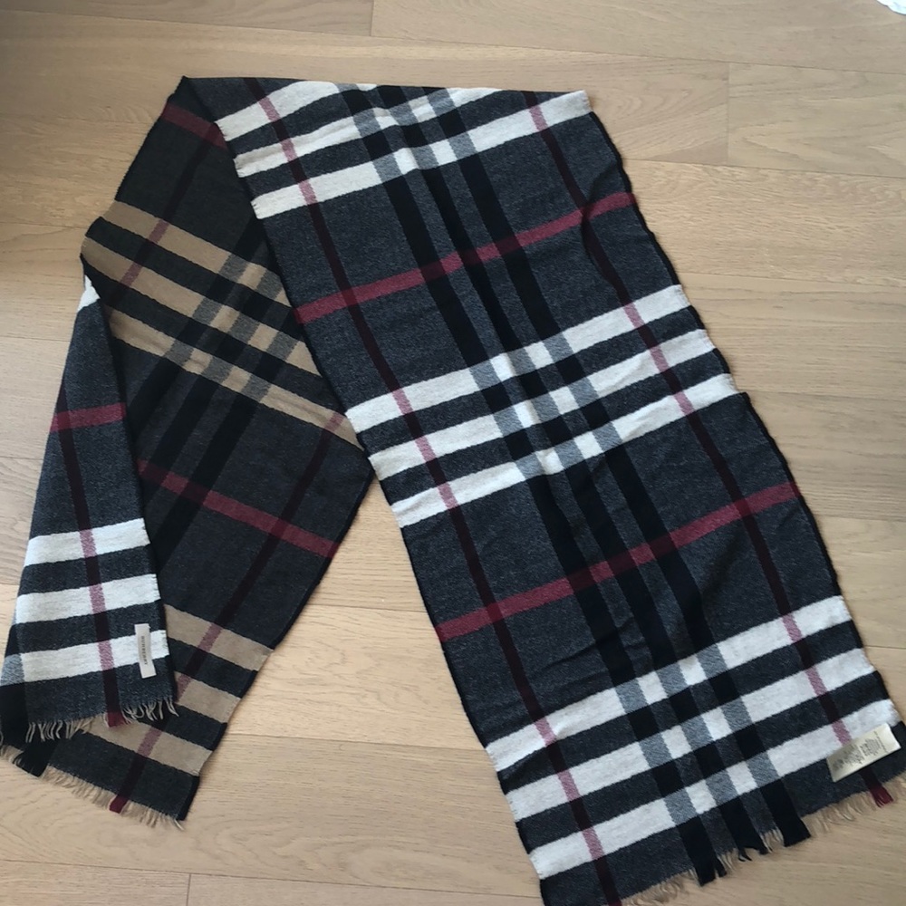 Burberry Wool Scarf